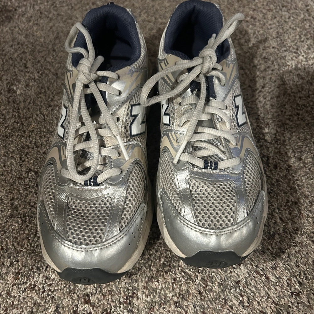 Kids New Balance 530 - Great Condition: Silver/Navy Blue